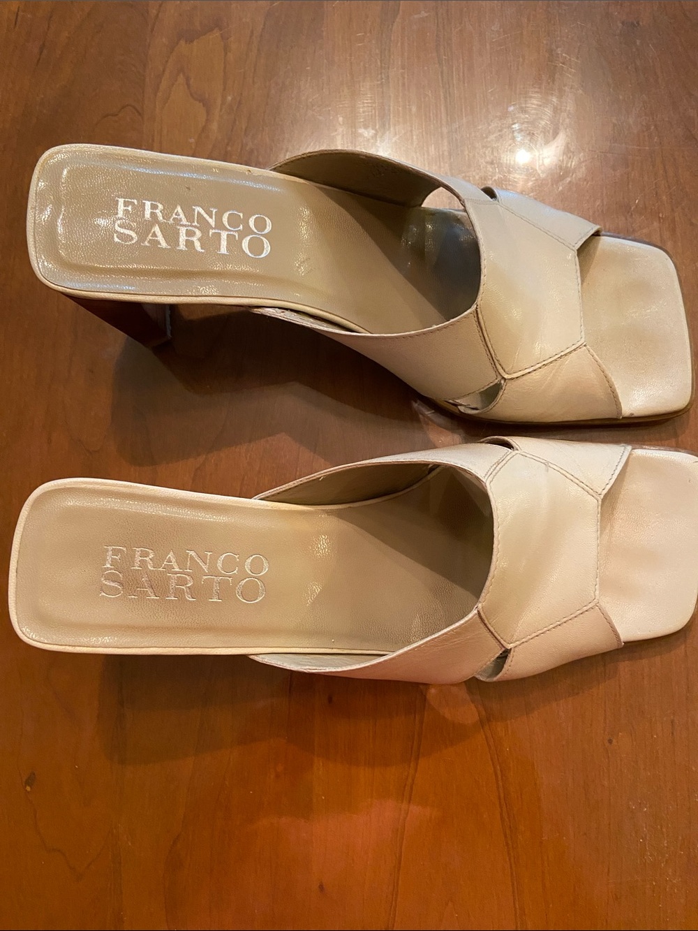 Franco Sarto Cream Leather Slip-On Block Heel Mules. Size 9 - Picture 4 of 4